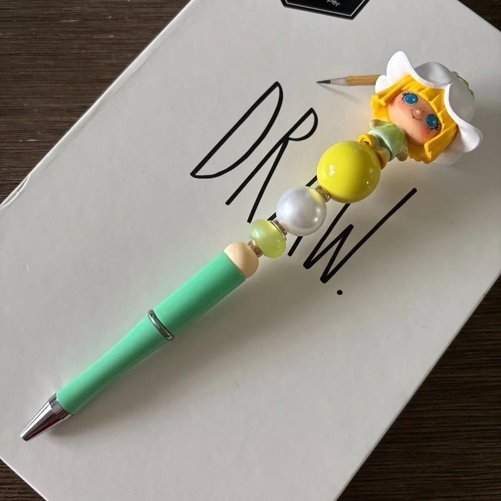 Strawberry Shortcake: Mint Tulip handmade beaded pen